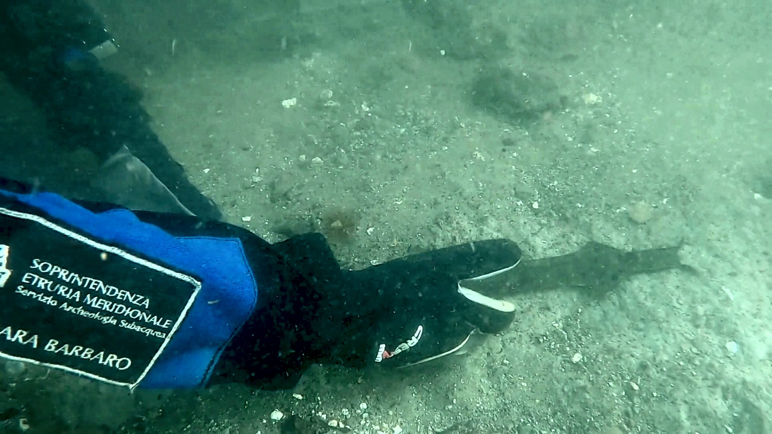 Lago di mezzano. recuperata una spada dell'Età del Bronzo